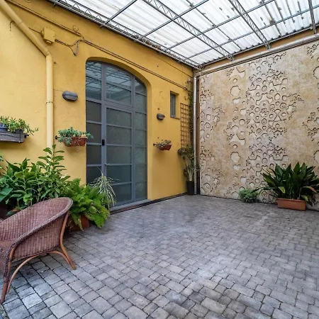 Apartment Ampio Loft 5' Dalla Metro *